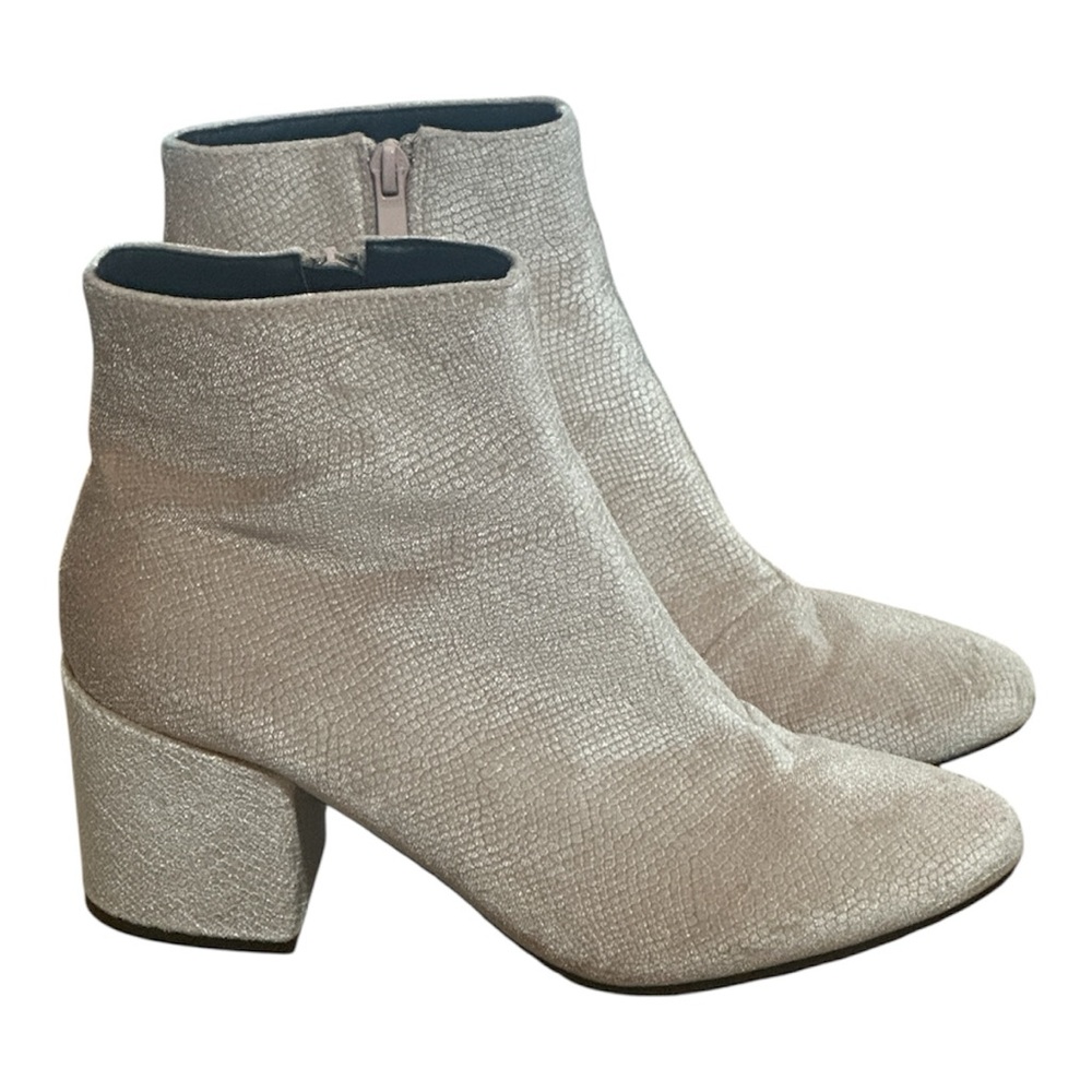 Lulus Pink Suede Ankle Boots with Zipper NWOT
